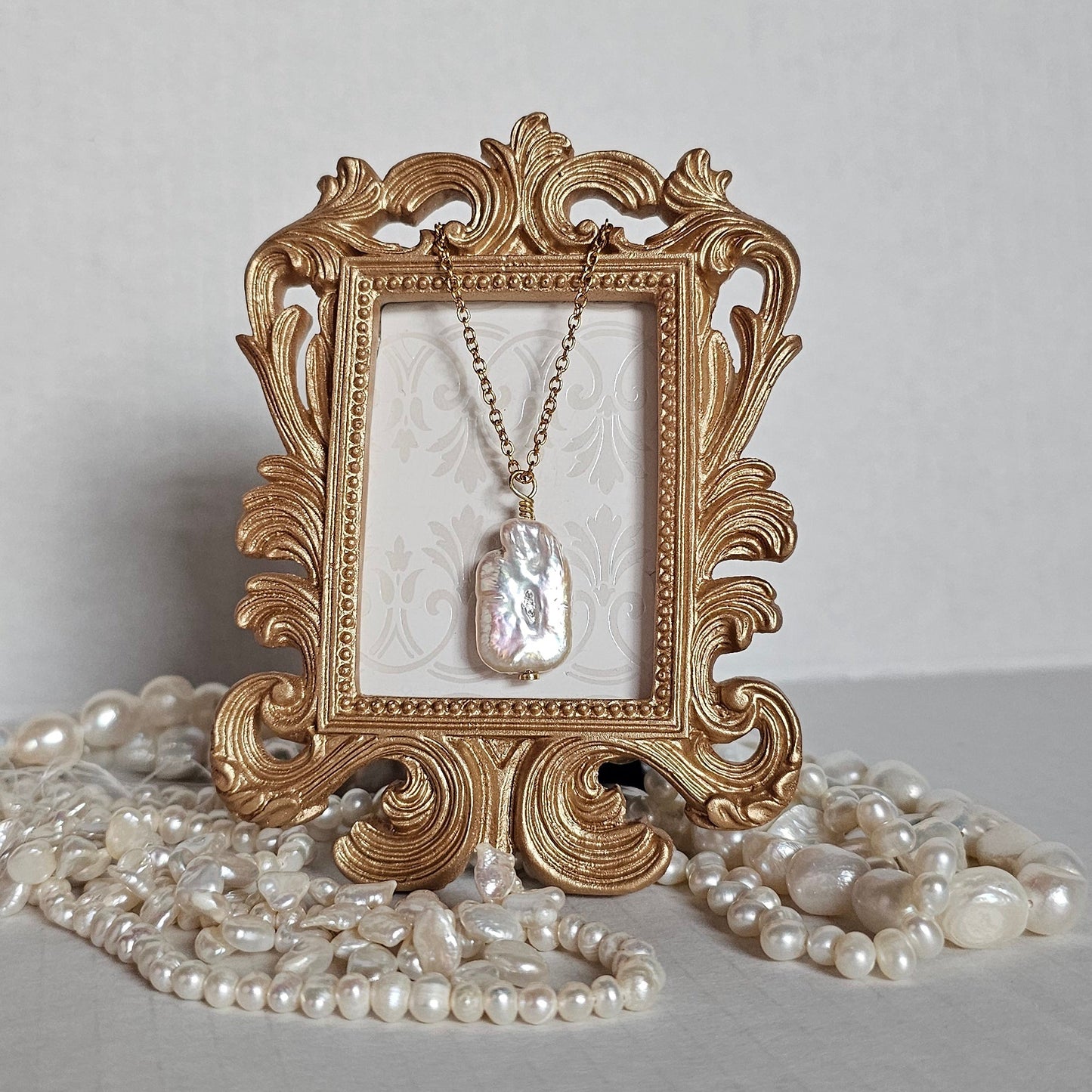 Chain with pearl charm