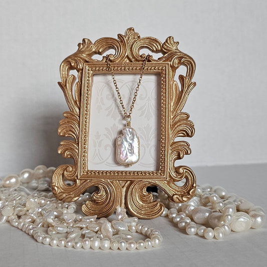 Chain with pearl charm