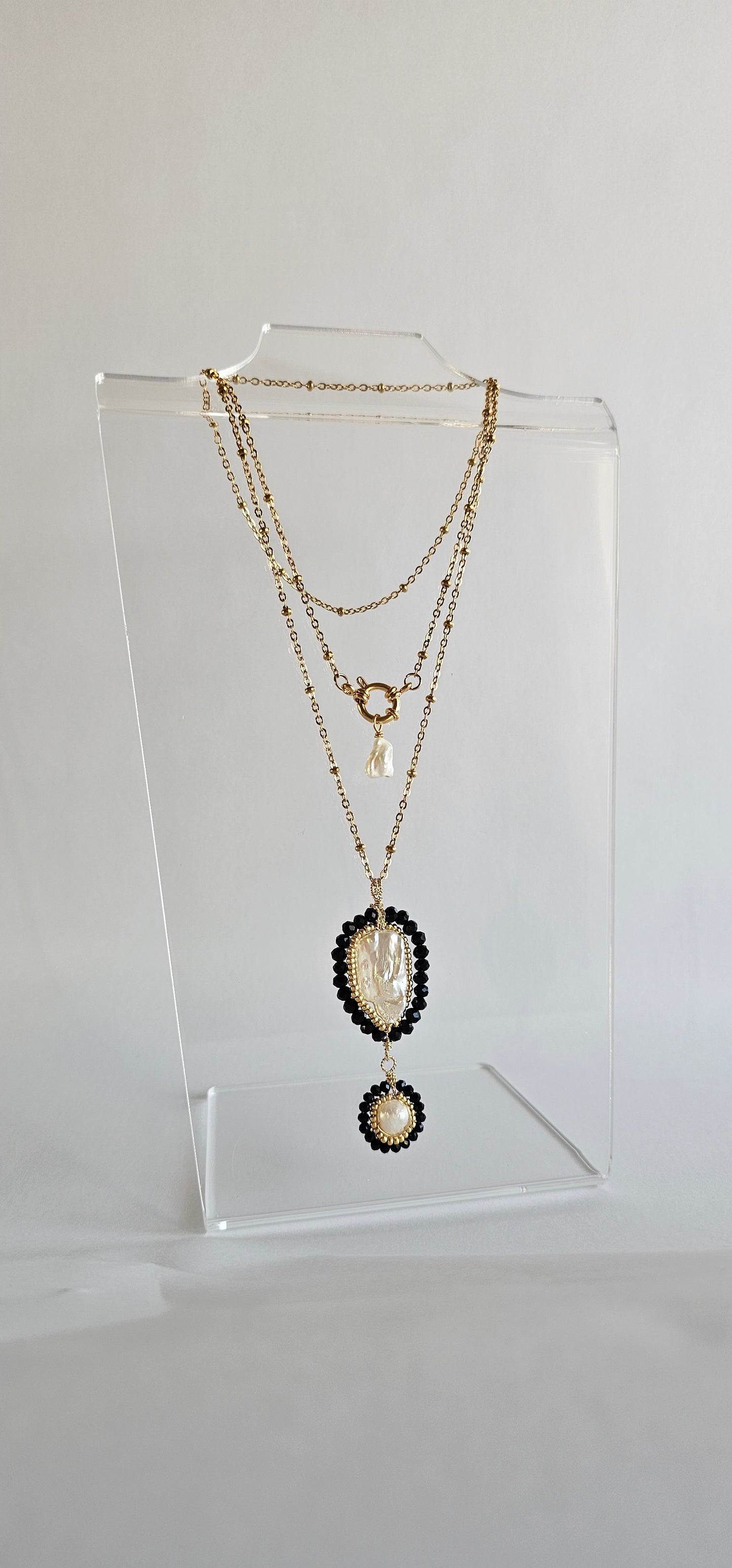 Pearls charm long necklace