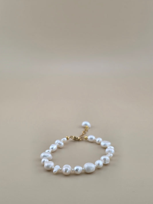 Willow-Pearl Bracelet