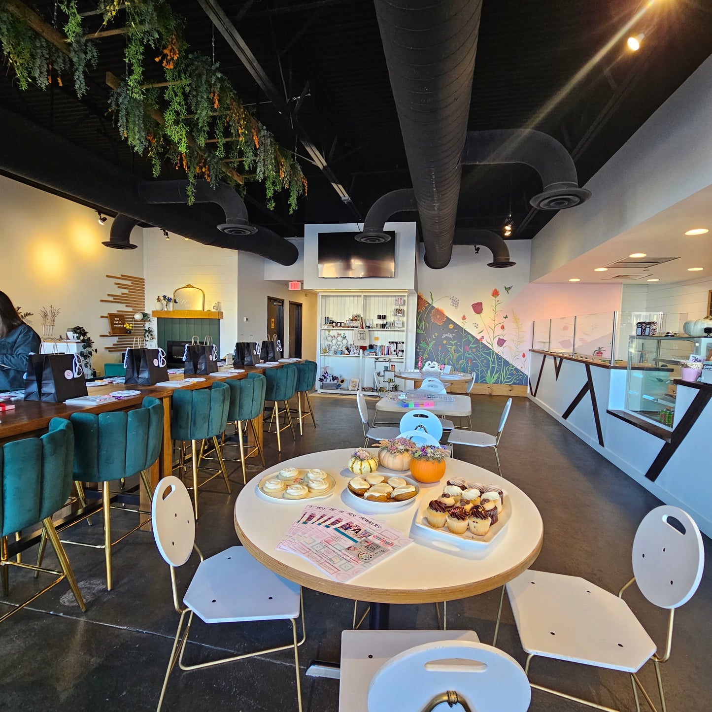 Jewelry workshop #2 at Sweet Friends Bakery