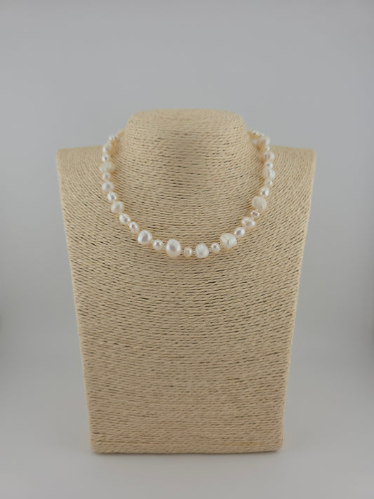 Pearl choker